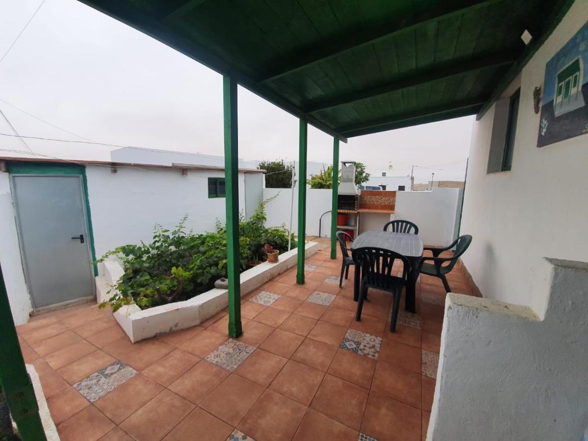 Casa Antonia Reyes, A La Sombra De Famara Apartment Munique Exterior photo