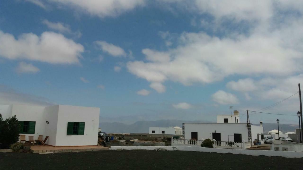 Casa Antonia Reyes, A La Sombra De Famara Apartment Munique Exterior photo